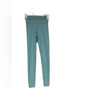 YoungLA woman’s teal buttery soft leggings size XS in EUC
